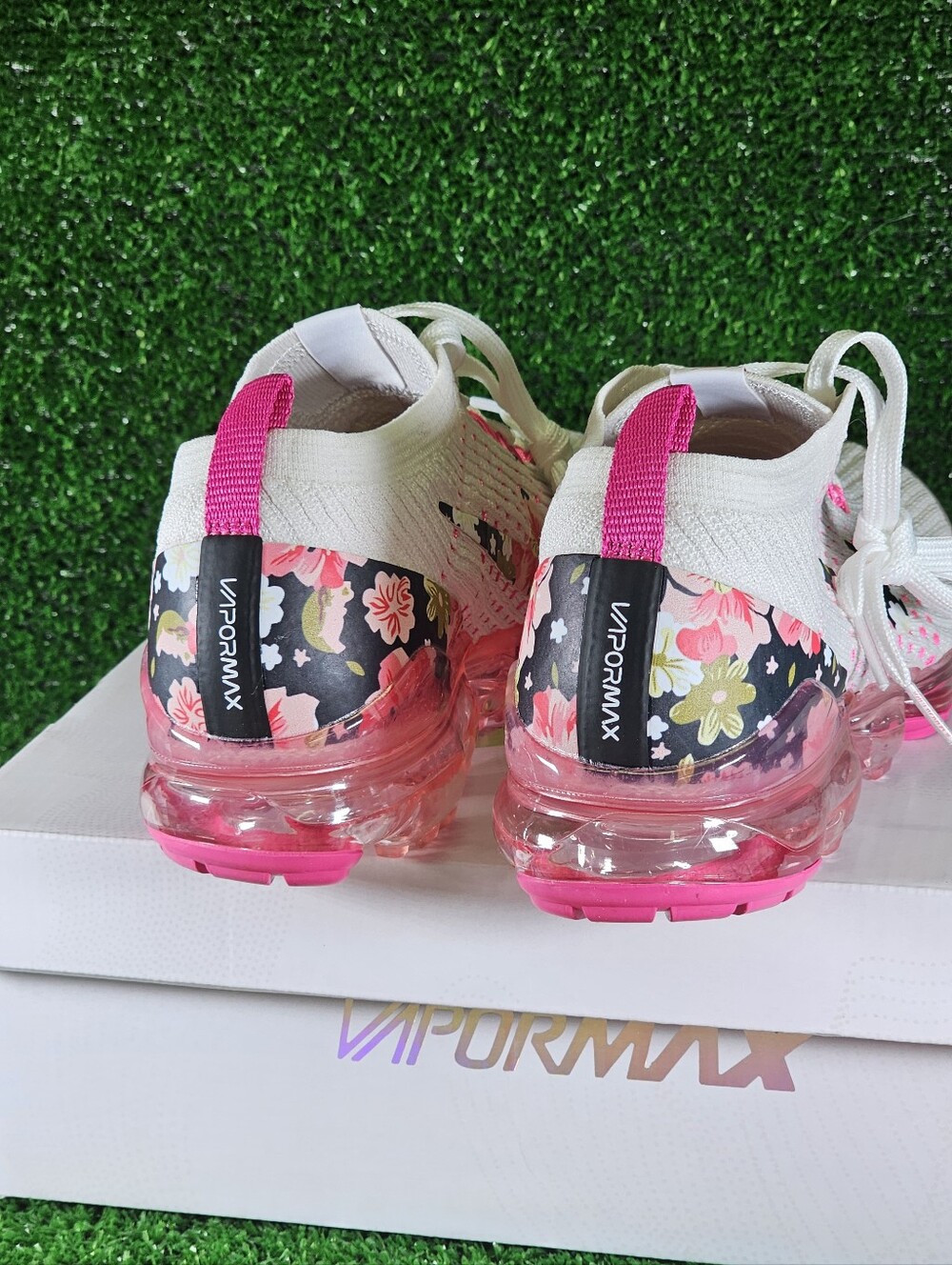 Nike Vapormax Women’s White & Pink Floral Air Sneakers 🩷 - Picture 2 of 9